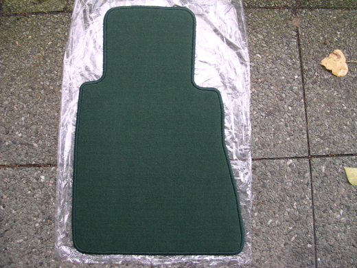 Ein Set Premium Fußmatten von Thomatex verfügbar in 15 Farben