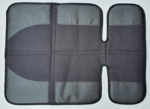 Kindersitzunterlage Walser George schwarz mit Taschen für Auto KFZ