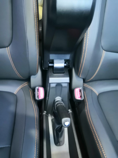 Armlehne schwarz von Rati passend für Dacia Spring