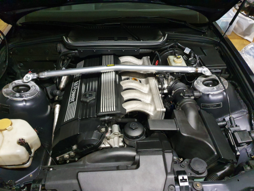 Domstrebe vorne OMP Aluminium passend für BMW 3er E36 318is 16V