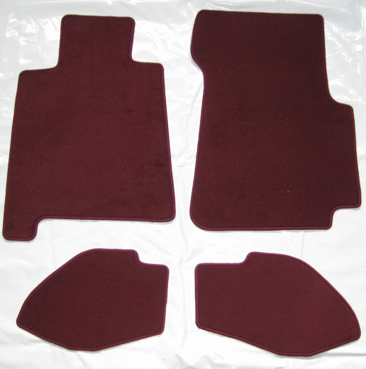 Ein Set Premium Fußmatten von Thomatex für Oldtimer verfügbar in 15 Farben