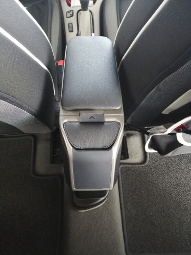 Armlehne silber-schwarz von Rati passend für Renault Zoe 1