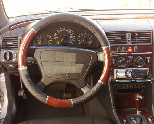 Lenkradbezug universal Holz Optik mit 6 Chromringen für Lenkräder von 37-39 cm