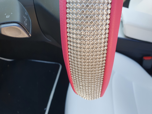 Lenkrad Bezug rosa pink mit 3344 einzeln gefassten Steinchen glitzernd funkelnd 37-39 cm