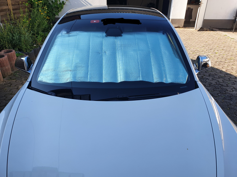Auto KFZ Sonnenblende mit Saugnäpfen für Frontscheibe faltbar 150x80 cm