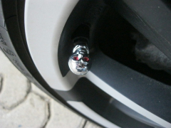 Ventilkappen Totenkopf Skull Chrom für Auto Motorrad Scooter Fahrrad Roller