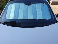 Auto KFZ Sonnenblende mit Saugnäpfen für Frontscheibe 130x60 cm
