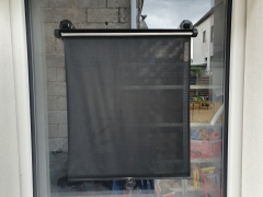 2 Stück Sonnenschutz Rollo für Seitenfenster Fensterscheibe 45 x 50 cm mit Saugnapf
